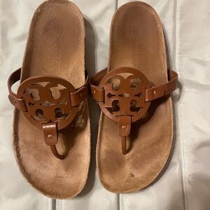 Great condition Tory Burch Miller cloud sandals. Very comfortable!